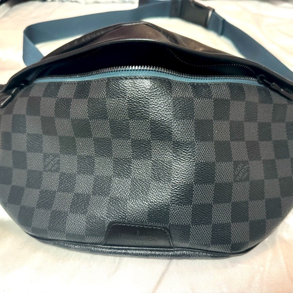 Louis Vuitton Discovery Damier Graphite Belt Bag Black Canvas with COA - Picture 1 of 16